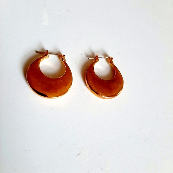 NEW Gold Earrings - Picture 1 of 3